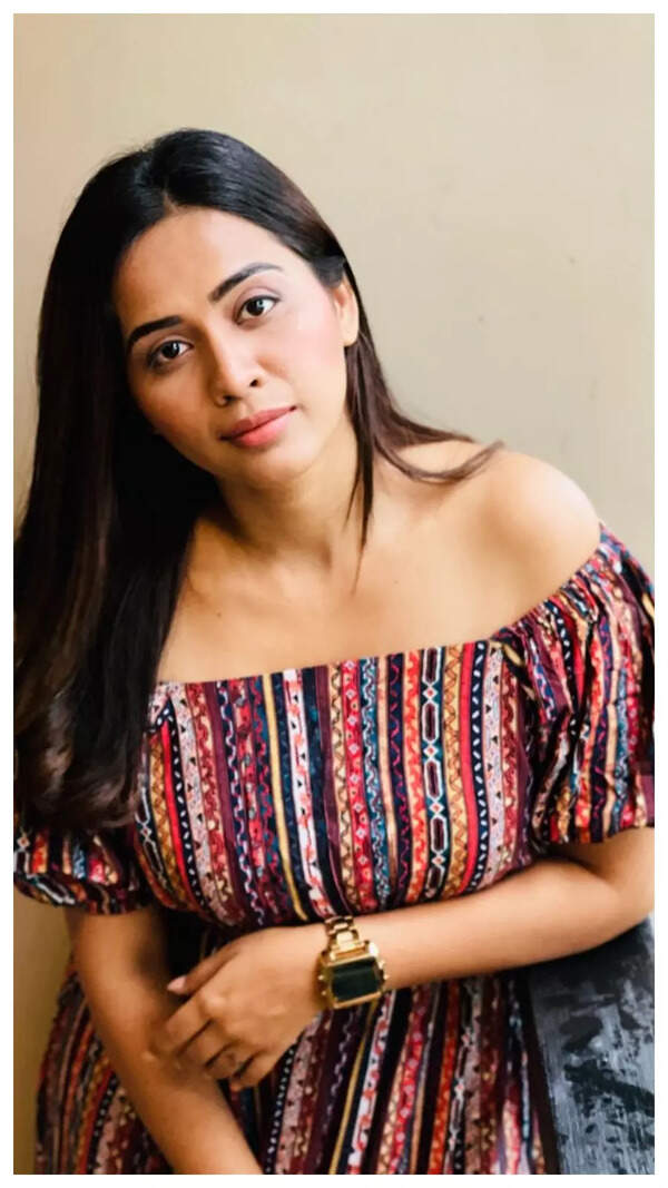 Janhvi Chauhan Photos