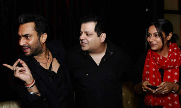 Aki Narula Photos