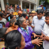 Stalin meets flood-affected people​