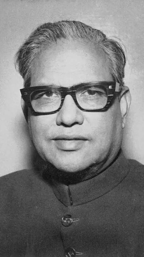 Majrooh Sultanpuri Images