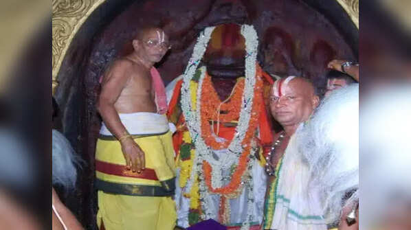 The mystery of the idol