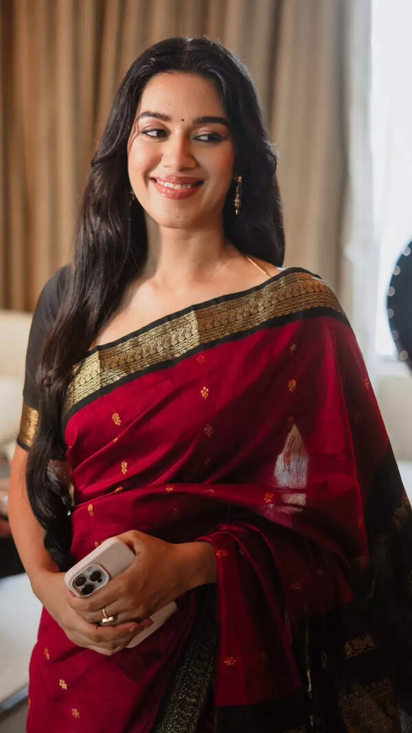  Mirnalini Pictures
