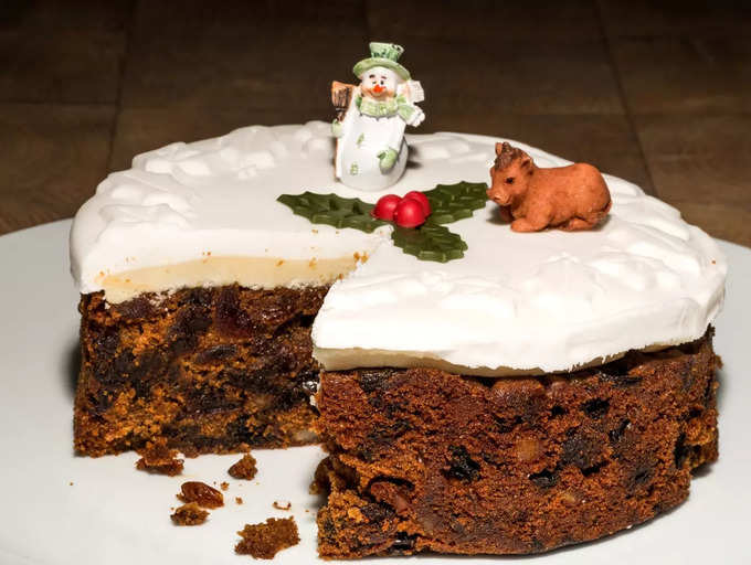 5 Tips To Reuse Leftover Christmas Cake 