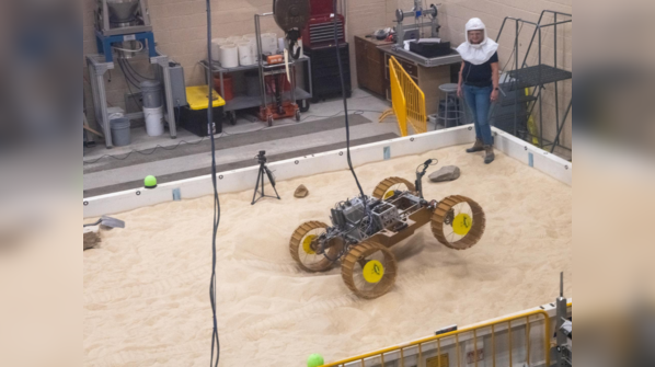 Sherpa and humans collaborate for adaptive lunar mission planning