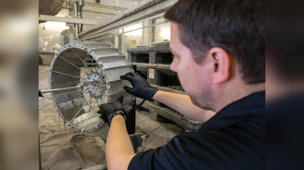 Sherpa ensures safe lunar journey for rover