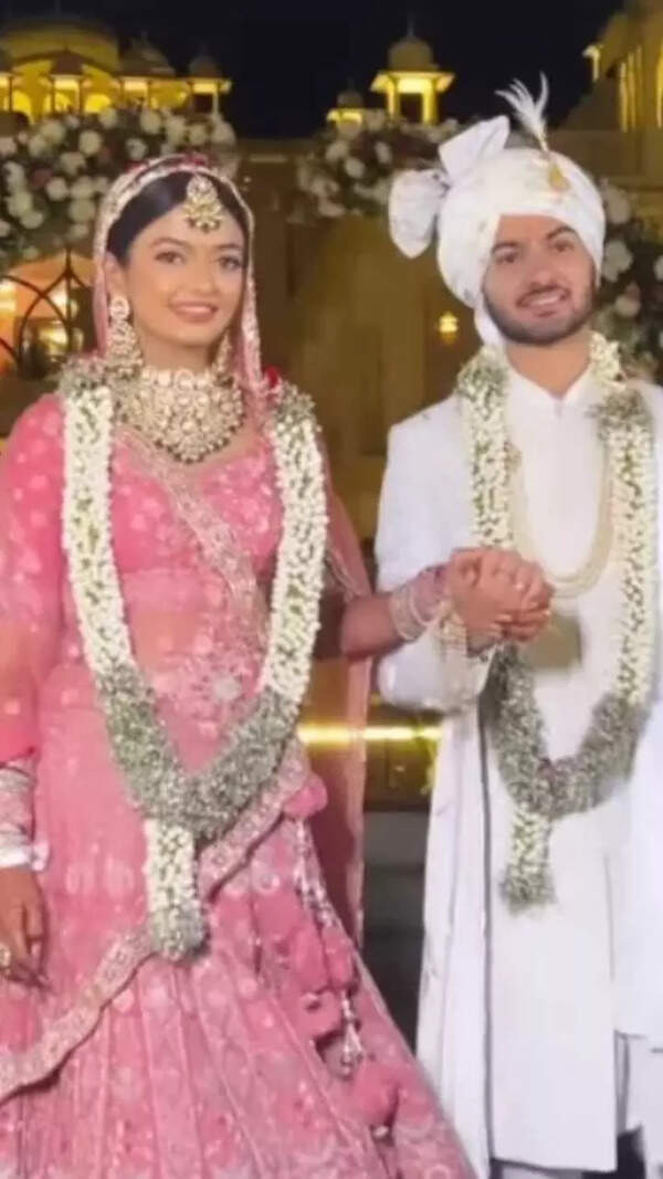 Swini Khara Images