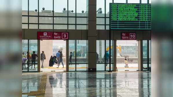 Airport style features