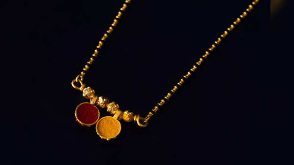 Gold mangalsutra