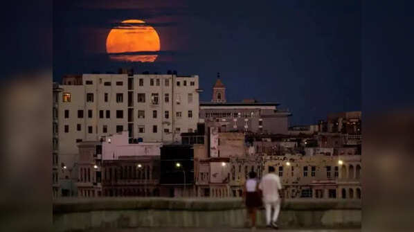 August's blue moon
