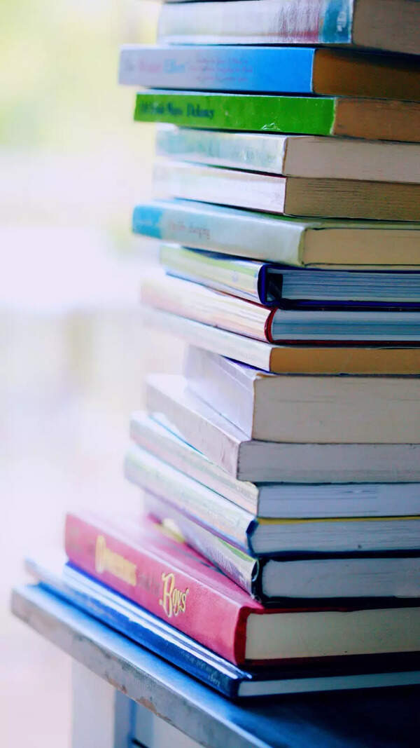 Veronica Roth Photos