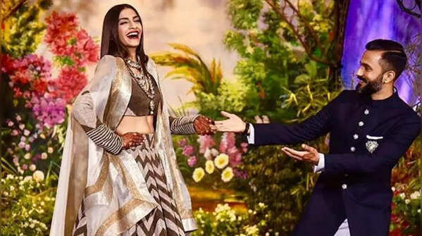 <strong>Sonam Kapoor and Anand Ahuja</strong>