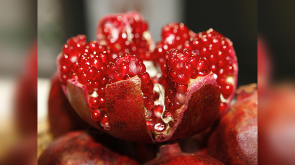 How to eat Pomegranate for brain health