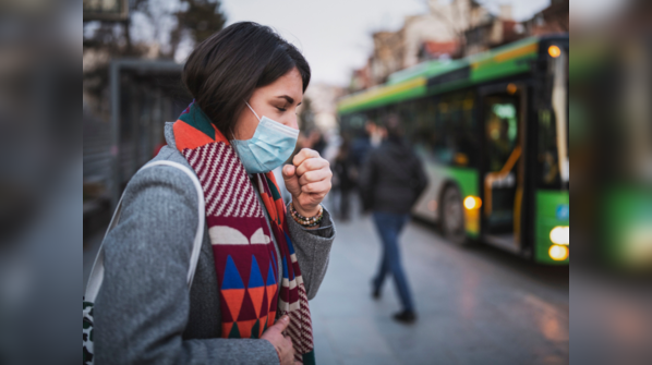 How does a cough during common cold feel like