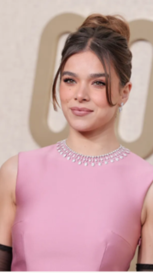 Hailee Steinfeld Stills