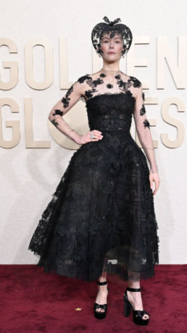 Rosamund Pike Wallpapers