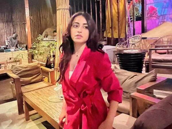 Niyati Fatnani Wallpapers