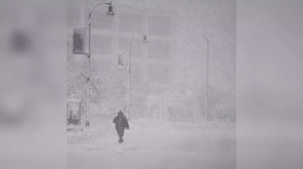 US witness record-breaking cold temperatures
