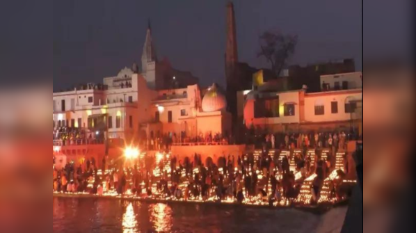 People light diyas at Saryu ghat celebrating Pran Pratishtha