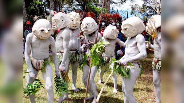 Endocannibalism of the Fore People, Papua New Guinea: