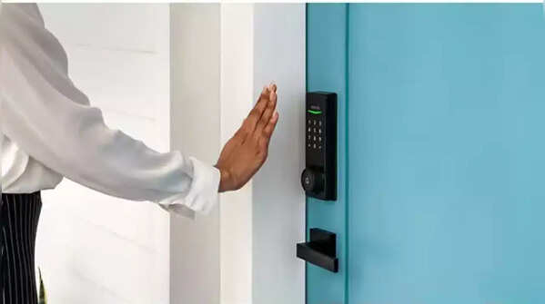 Phillips 5000 Wi-Fi palm recognition smart deadbolt: Open lock with your palm