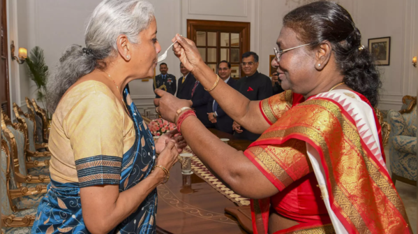 Sitharaman met President Murmu before presenting budget