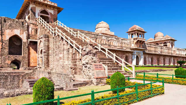The mysteries of Mandu Fort for the curious travellers