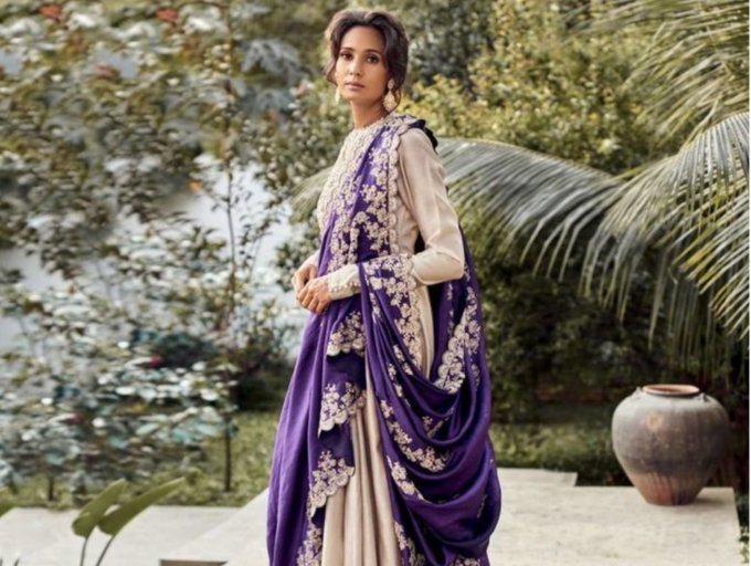 Style your dupatta to uplift your outfit in these 5 trending ways | The ...