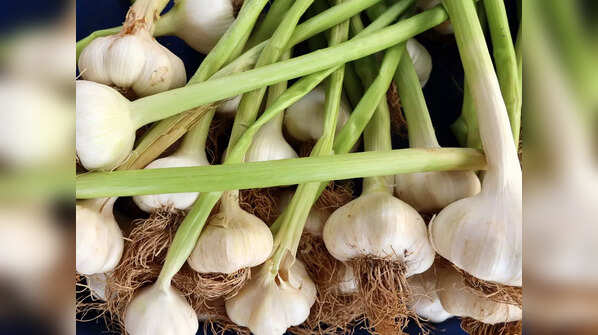 Reduces cholesterol levels