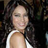 Article image for: Bipasha to do a <i class="tbold">guest appearance</i> in 'Race 2'