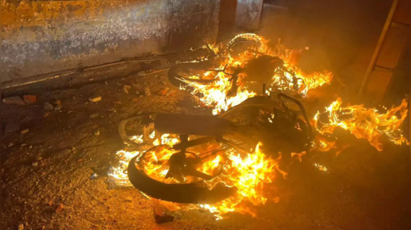 Violent rioters torch police vehicles