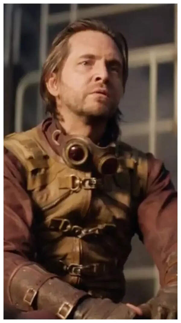 Aaron Stanford Photos