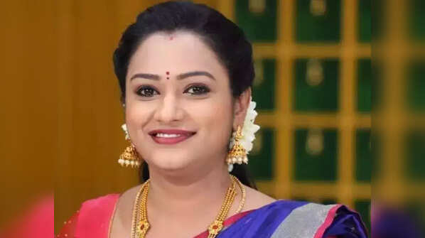 Swathi as Aparna