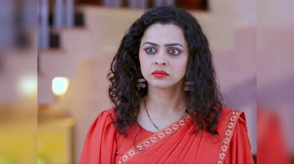 Amrutha Ramamoorthy as Sadhana