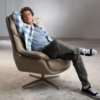 Article image for: Shah Rukh Khan’s strong <i class="tbold">sneaker game</i>