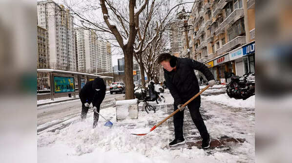 China's NMC forecasts large-scale rainfall, snowstorm sweeping