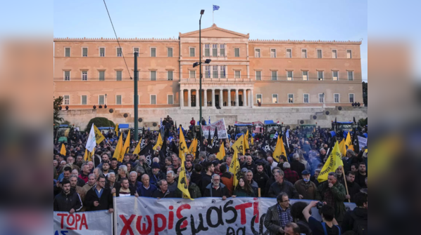 Greece's farmers rise in solidarity against rising fuel costs