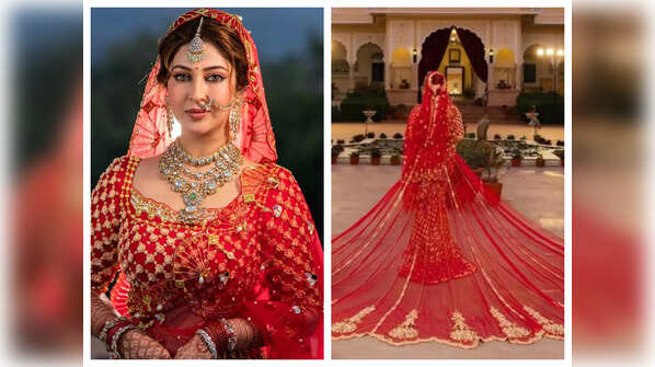 Sonarika's unique wedding lehenga