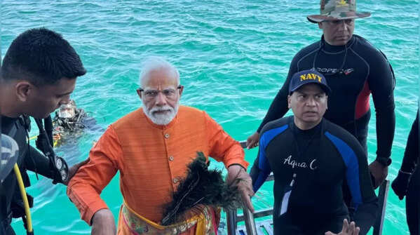 Paid homage to Dwarka