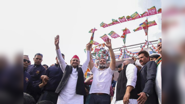 Priyanka Gandhi joined the yatra in Aligarh