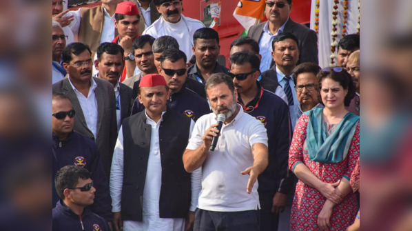Mohabbat ki dukan in nafrat ka bazaar
