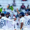 <i class="tbold">sarfaraz khan</i>