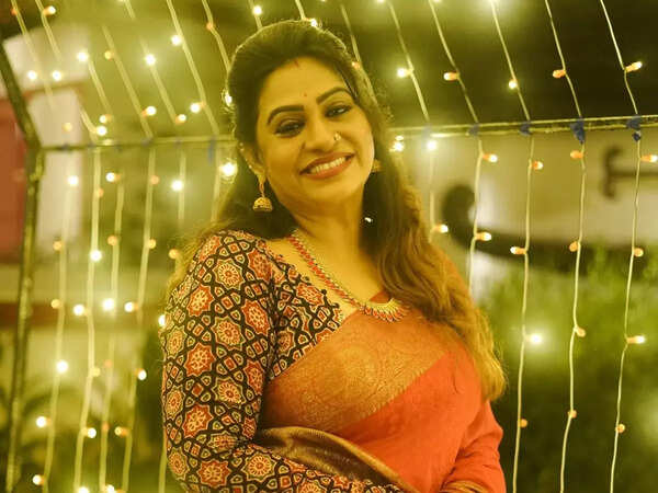 Beena Antony Pictures