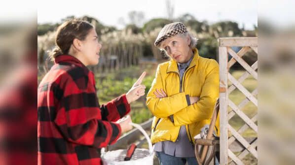 Tips to deal with quarrelsome neighbors