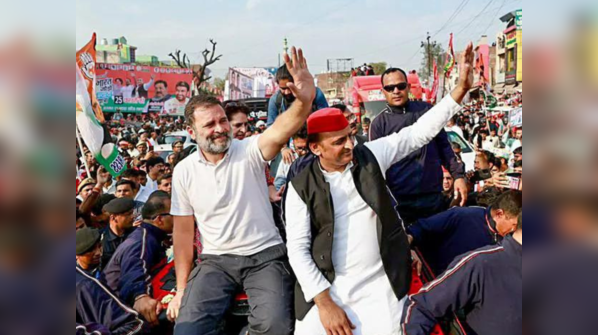 Akhilesh congratulates Rahul, but skips rally