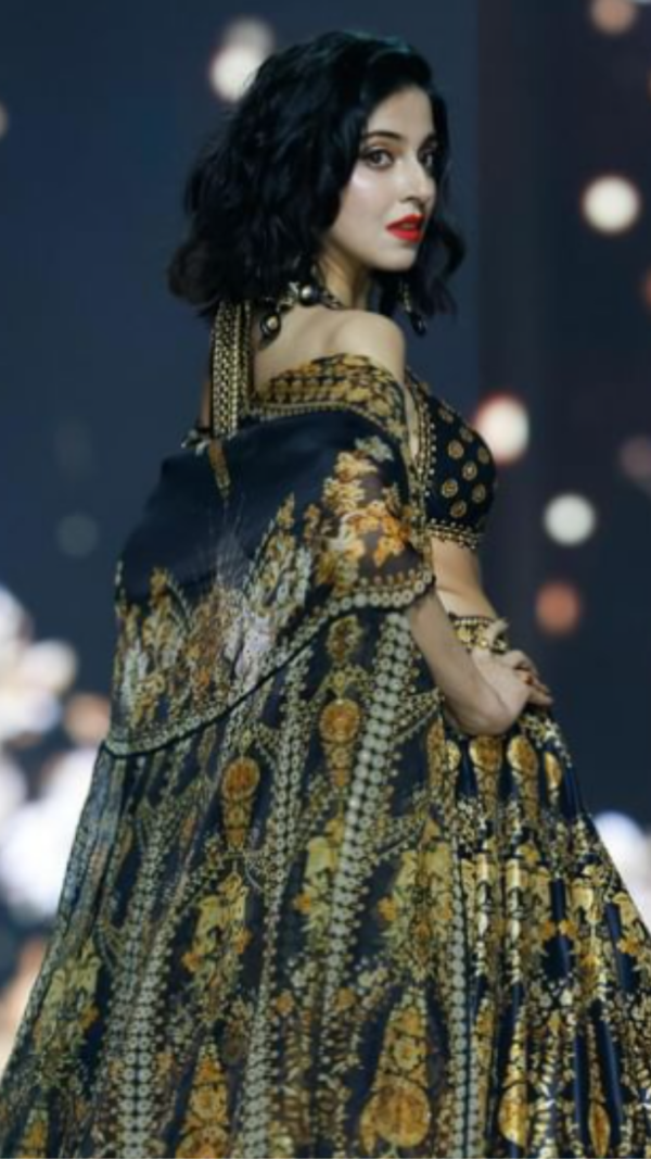 Divya Khosla Kumar Wallpapers