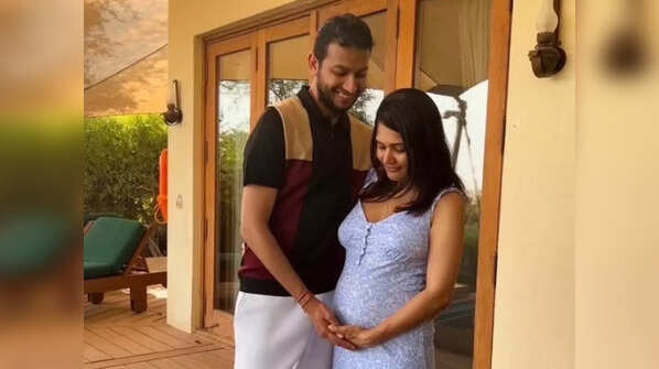 Announcing pregnancy