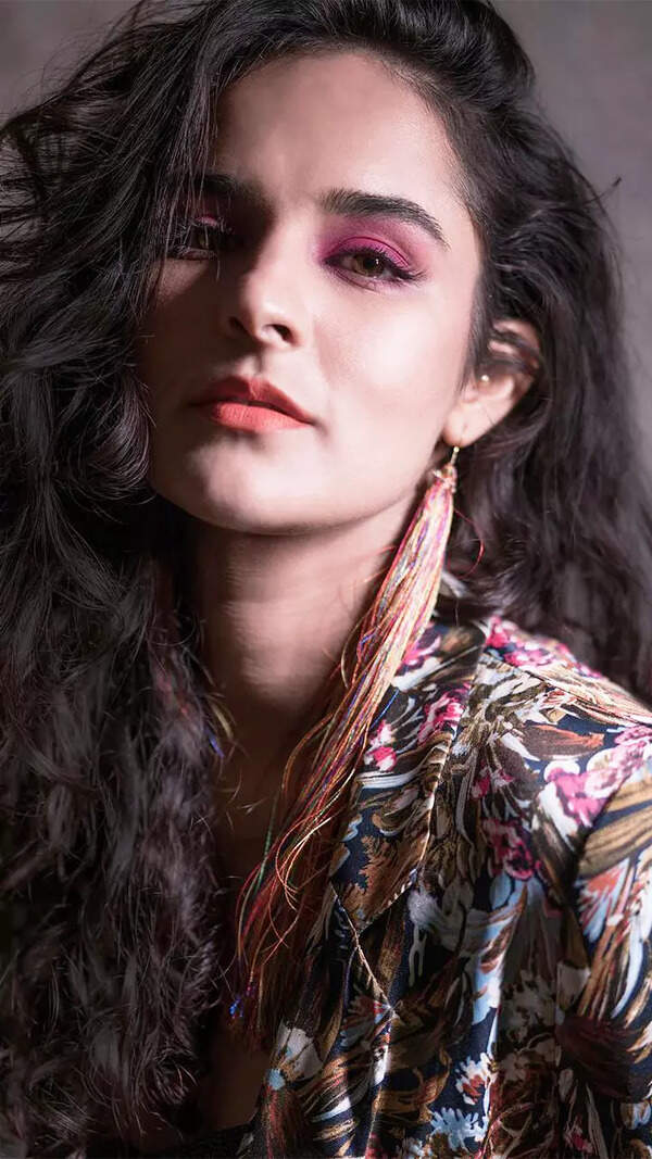 Angira Dhar Pictures