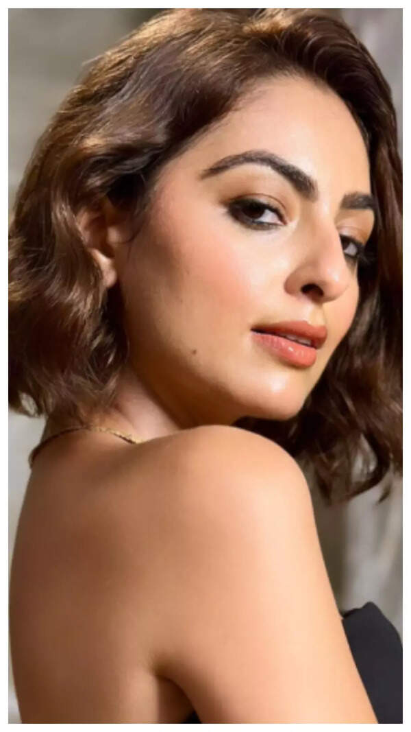 Maira Doshi Photos
