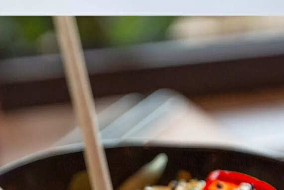 How to make cafe-style Chicken Maggi at home