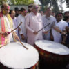 Rajnath Singh celebrates Holi at his residence